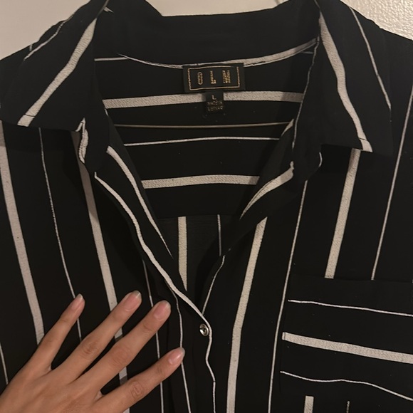 Button down - Picture 3 of 5